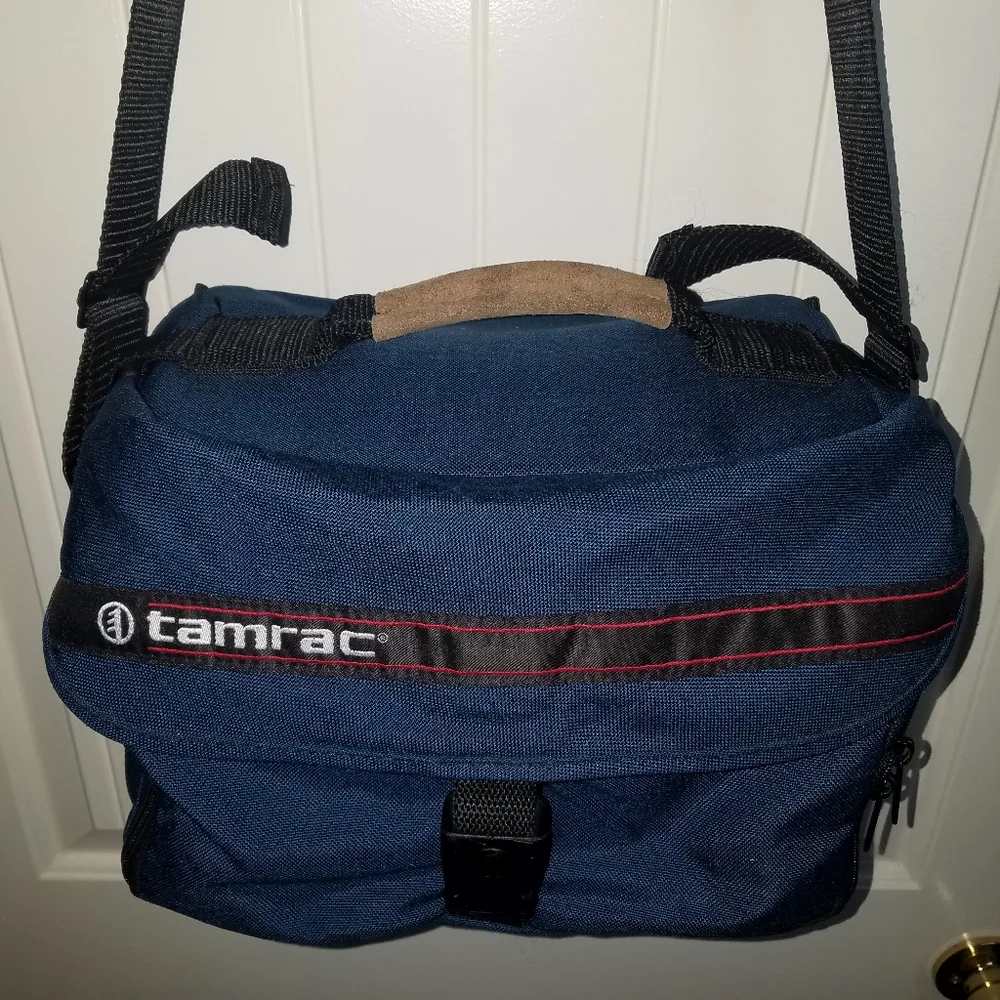 Tamrac Camera Shoulder Bag Case. - Picture 2 of 6